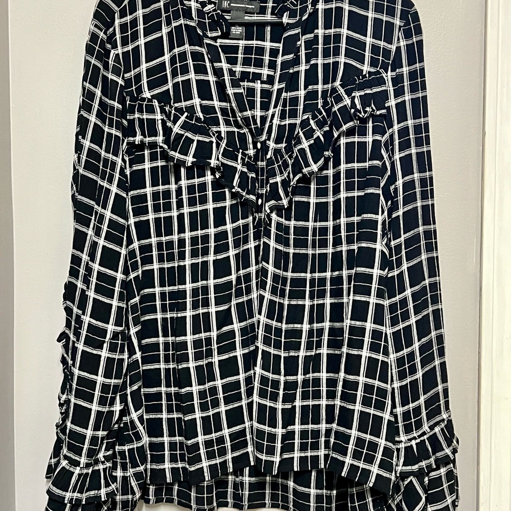 INC. XL Ruffle black & white plaid snap top NWT - Picture 4 of 14
